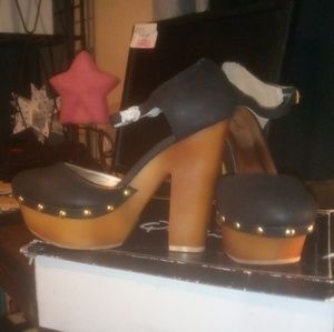 New in the box shoes